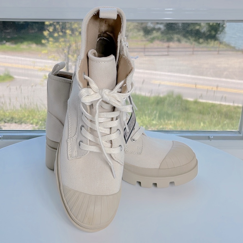 Universal Thread Cream Hiking Sneaker Boots Zippered Rubber Soles Size 9 - Picture 3 of 13